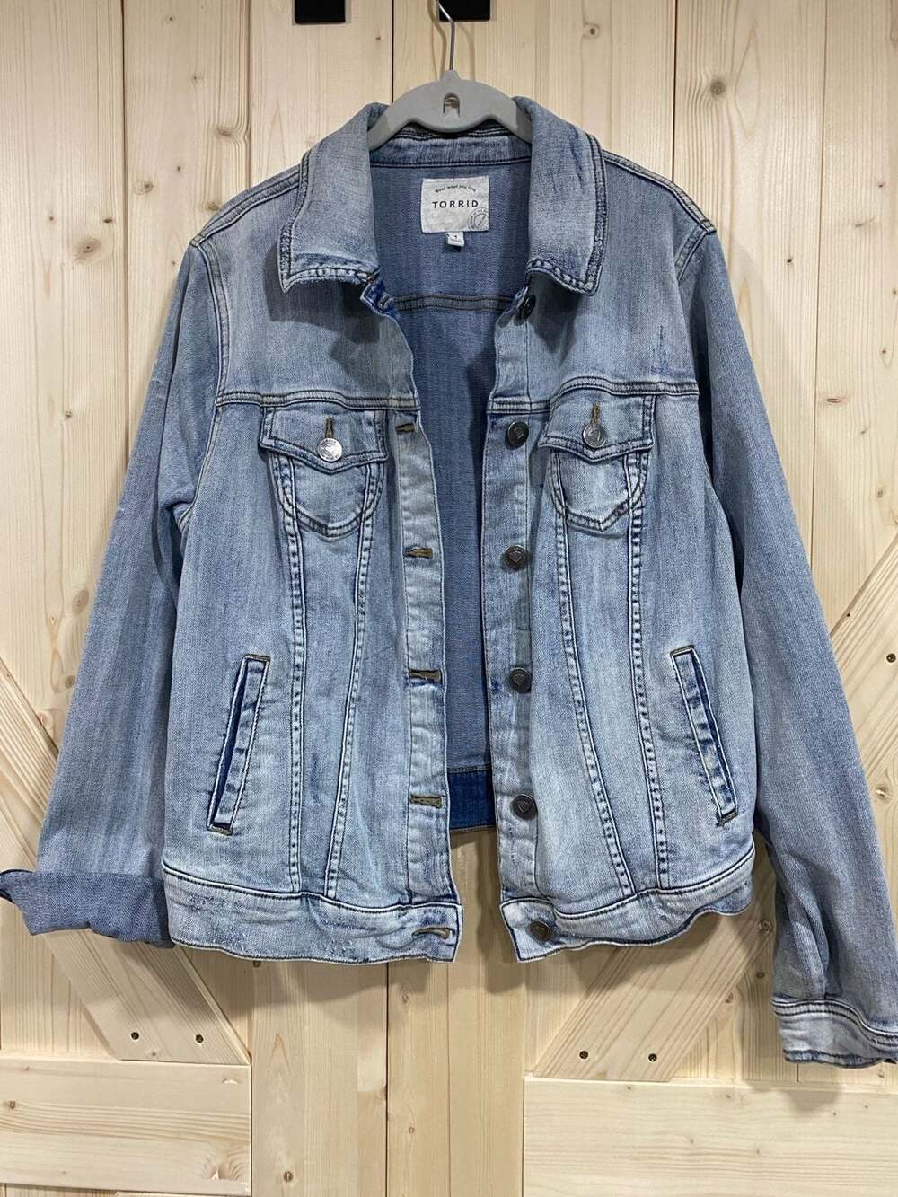 Torrid Denim Trucker Jean Jacket Size 1 Light Wash Distressed